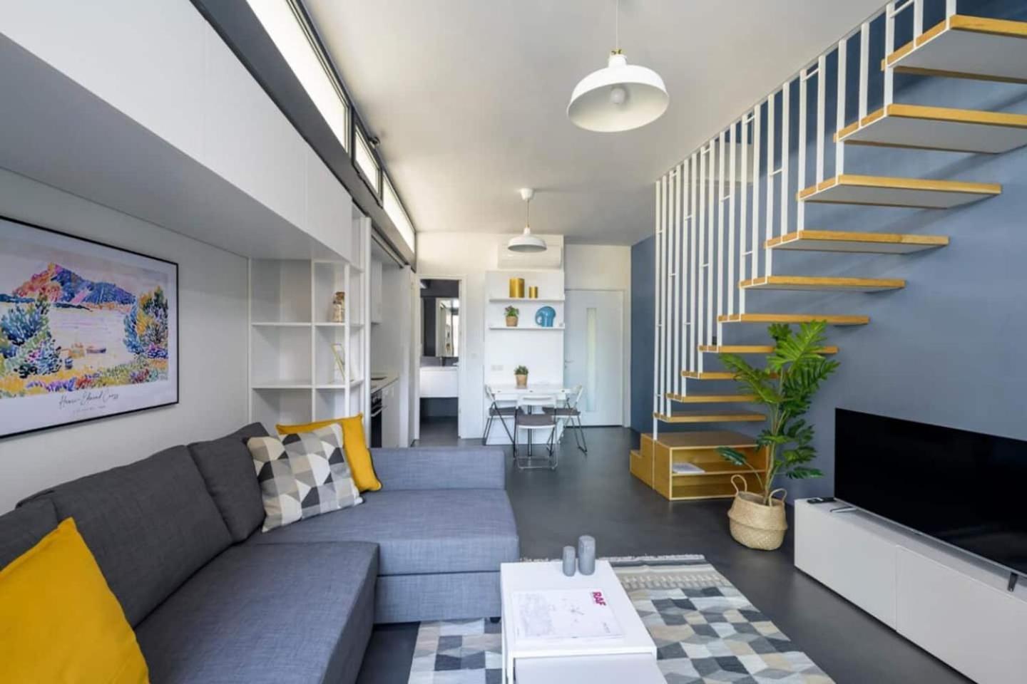 Bright Modern Design New Duplex Loft Patio! #145 — Photos 1
